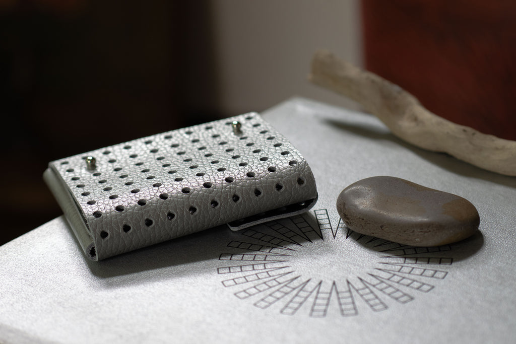 Wallet Leather silver back